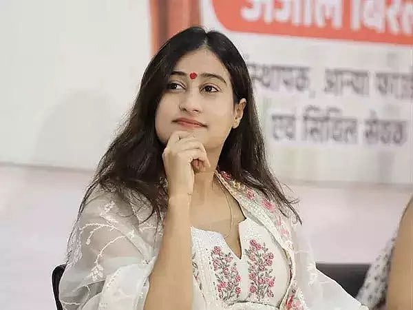 X/@GetNewsd : IRPS officer and LS Speaker Om Birla's daughter Anjali Birla | 